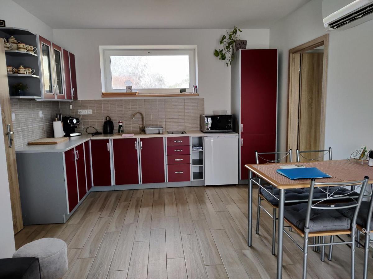 Apartman Pod Lipou - Samostatny Objekt Jaroměř 外观 照片