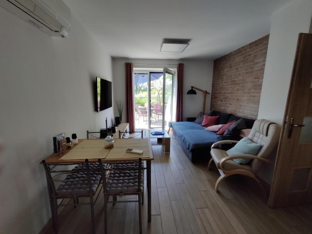 Apartman Pod Lipou - Samostatny Objekt Jaroměř 外观 照片