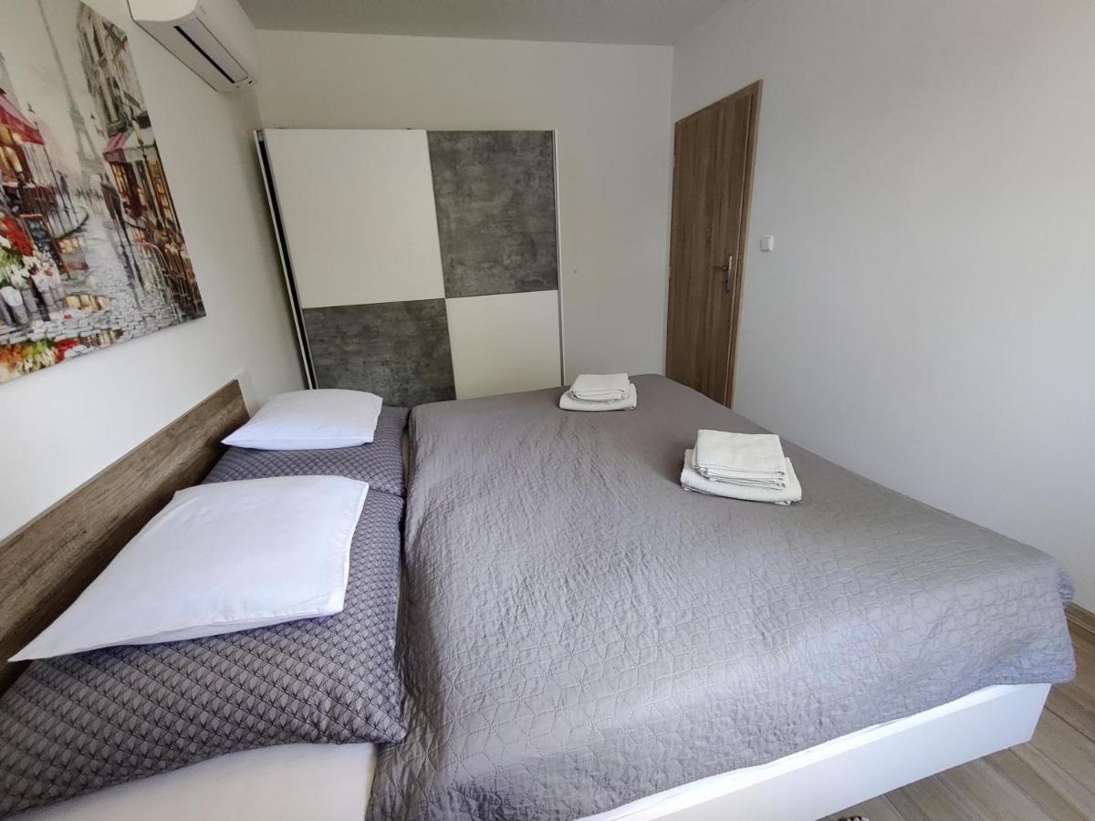 Apartman Pod Lipou - Samostatny Objekt Jaroměř 外观 照片